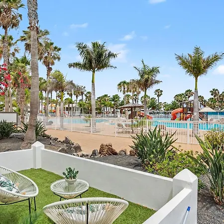 Oasis Duna _ Serenity Island Pool Apartman
